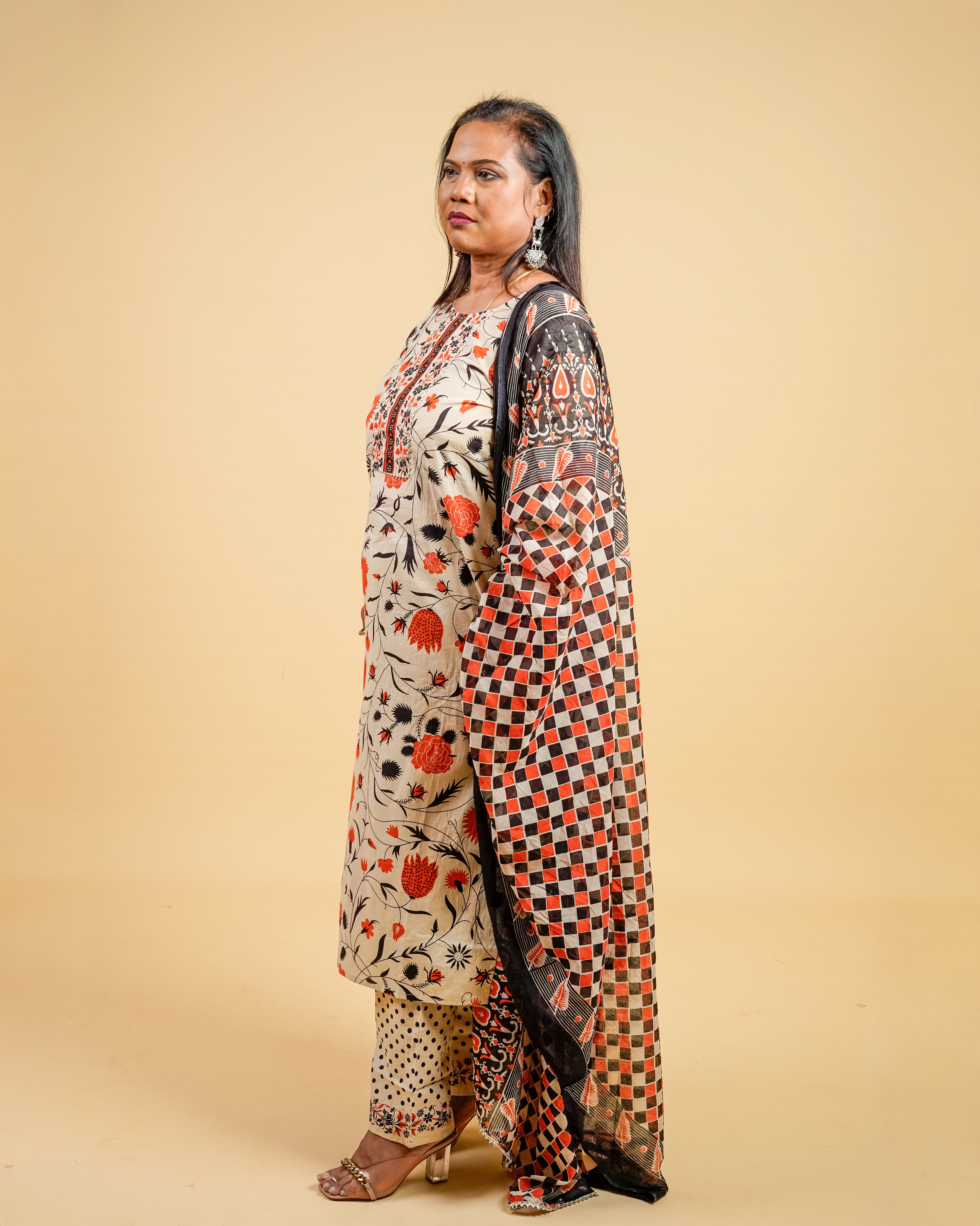 Vintage Ivory Bloom Cotton Suit Set (Kurta, Pant & Dupatta)